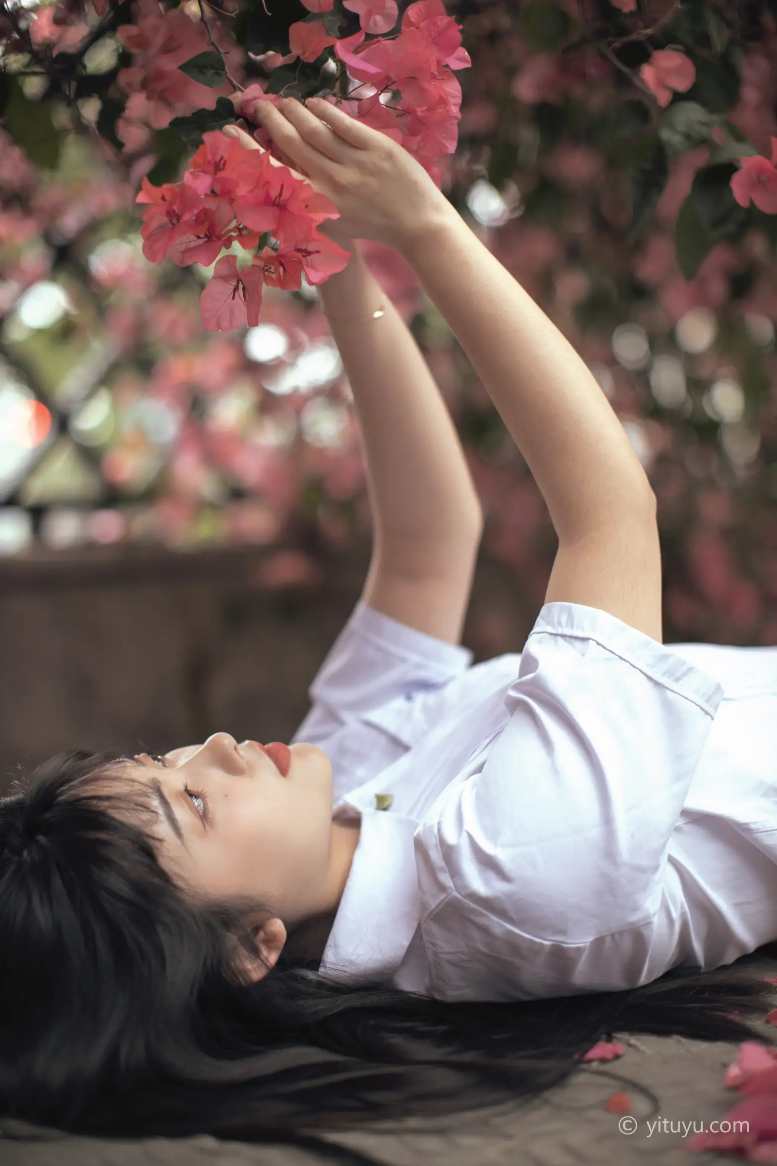 [YITUYU] 2021.04.28 Vol.046 – Flower Season Huang Ziqing#[27P]-17